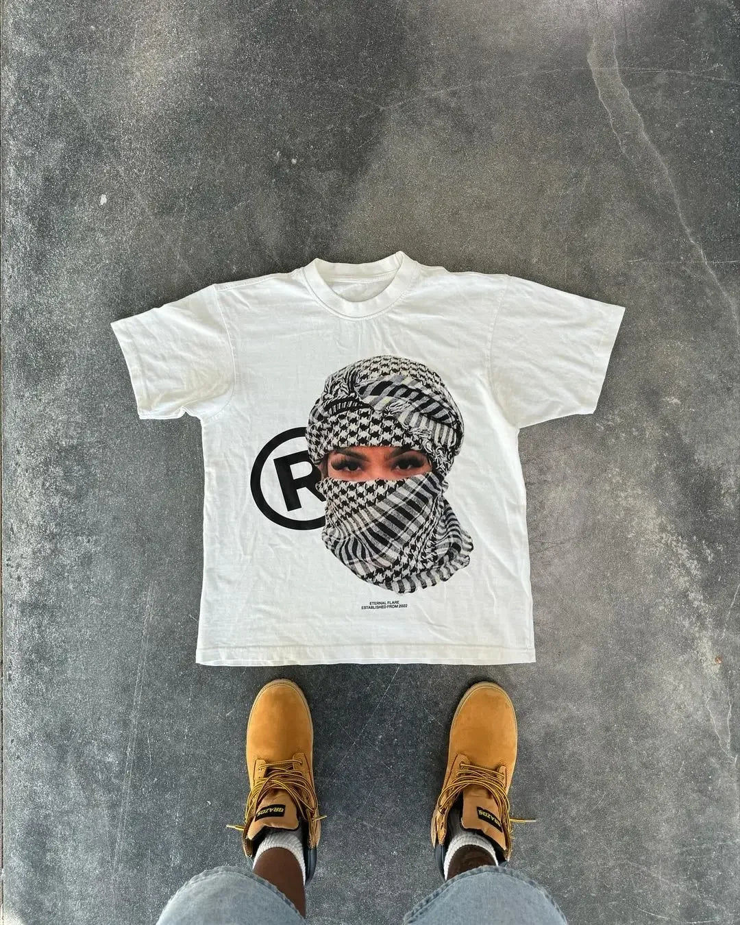 THE R TEE