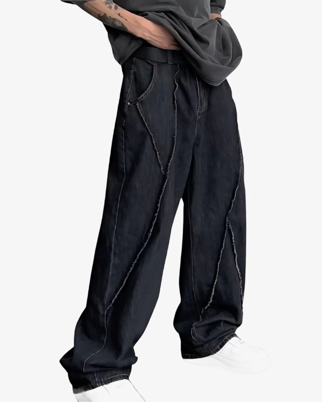 THE DISTRESSED BLACK JEANS