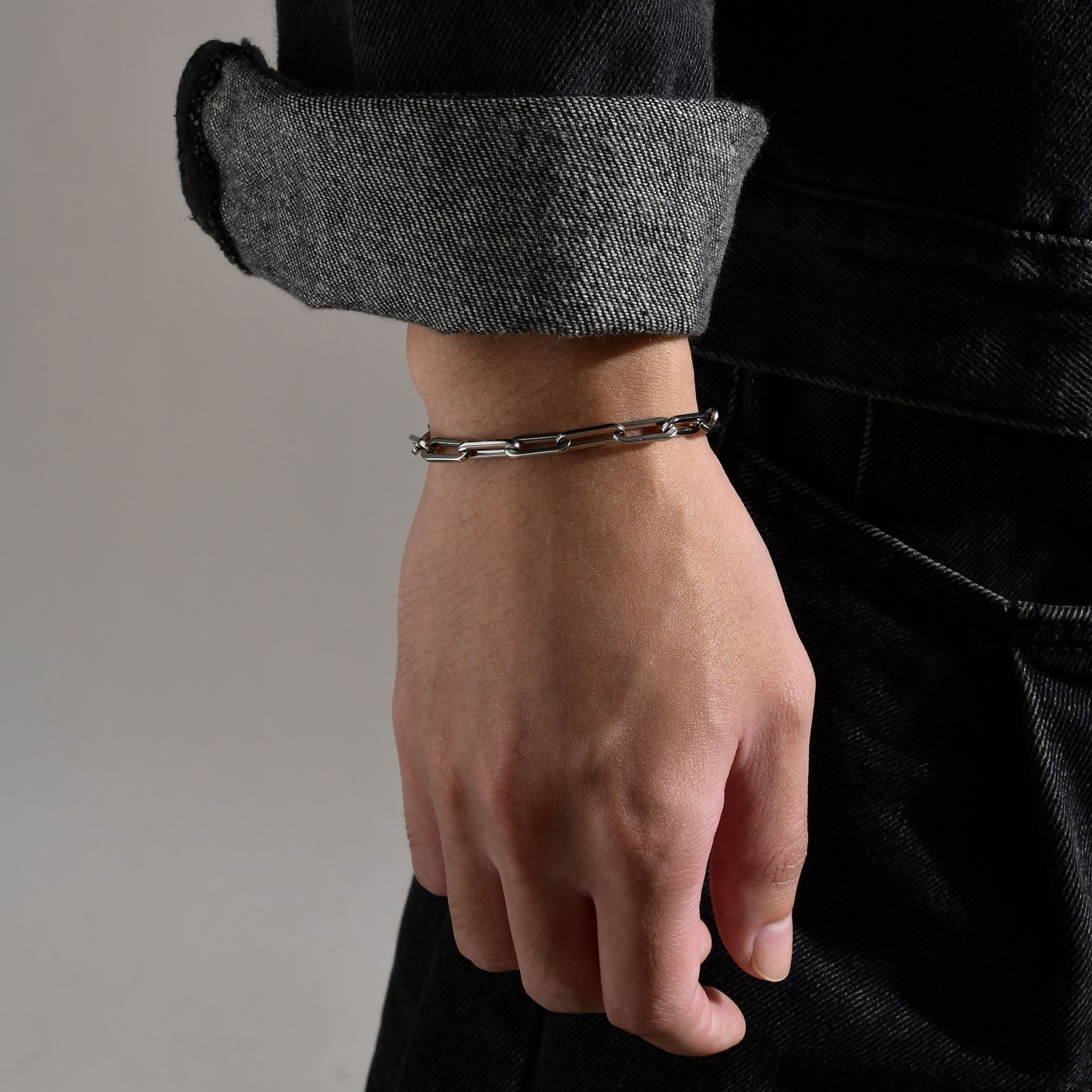 THE SILVER PAPERCLIP BRACELET
